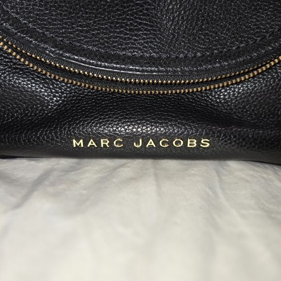 Marc Jacobs Black Crossbody Bag with Flap Closure - Picture 2 of 13